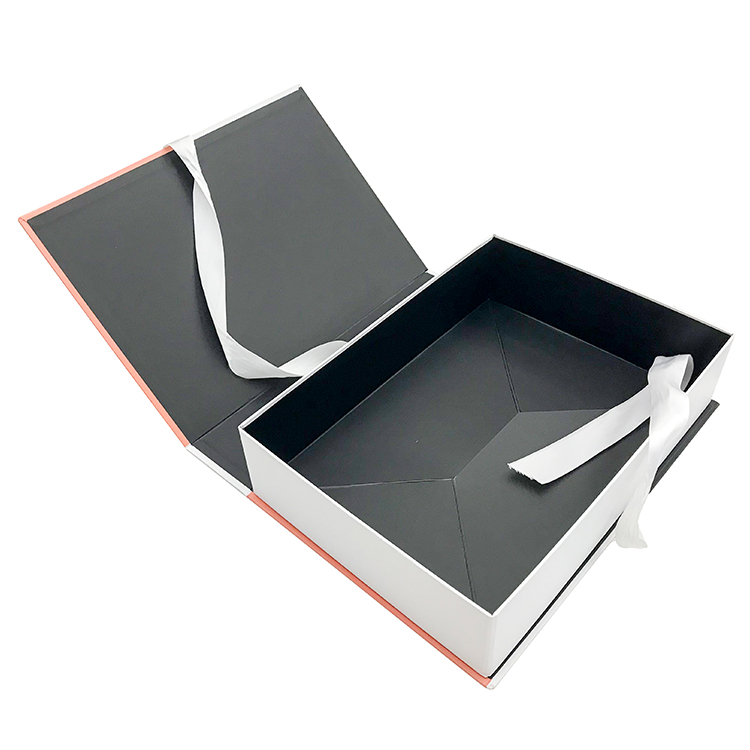 Складная картонная коробка с художественной ламинацией из мелованной бумаги с ленточной застежкой - Коробки с крышкой и основанием из двух частей - 5