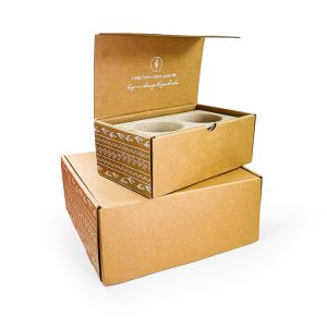 Подсвечники разных размеров коричневые почтовые коробки из крафт-гофрокартона с биоразлагаемой вставкой