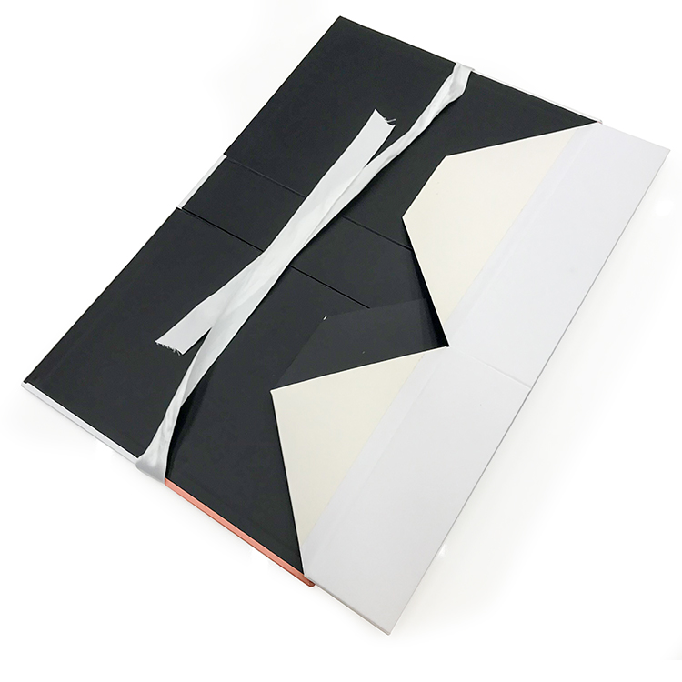 Складная картонная коробка с художественной ламинацией из мелованной бумаги с ленточной застежкой - Коробки с крышкой и основанием из двух частей - 7